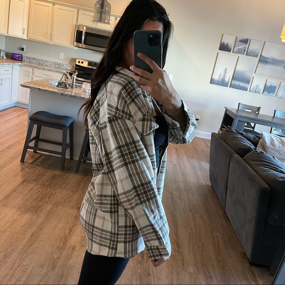 Oatmeal Blush Plaid Shacket - Picture 7 of 9